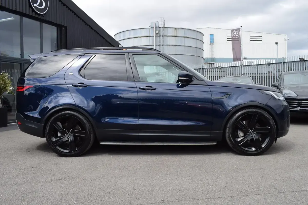 Used Land Rover Discovery HSE 2021 Blue SUV