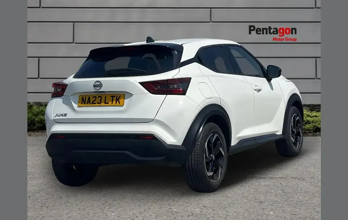 Used Nissan Juke N-Connecta 112 HP (82 kW) 2023 White SUV