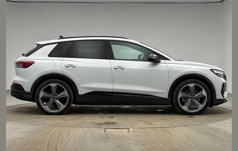 Used Audi Q4 e-tron Black Edition 210 kW (286 HP) 2025 White SUV