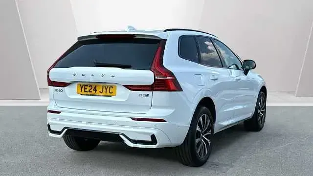 Used Volvo XC60 Plus 247 HP (181 kW) 2024 White SUV