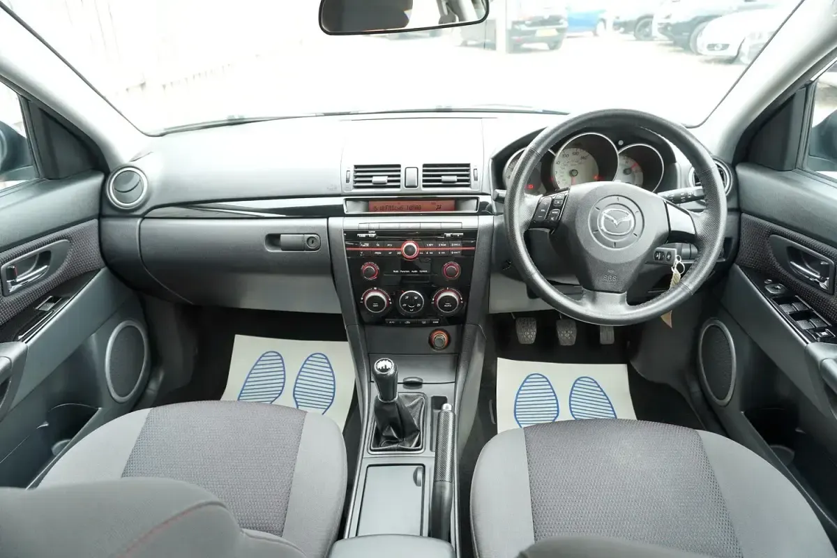 Used Mazda 3 Takara 105 HP (77 kW) 2009 Grey Hatchback