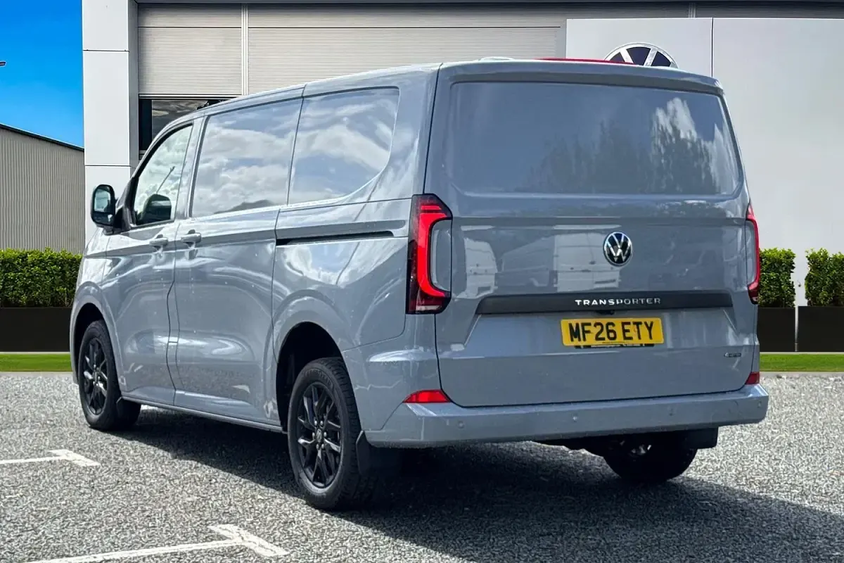 Nowe VW Transporter Pro 148 KM (108 kW) 2026 Szary Van