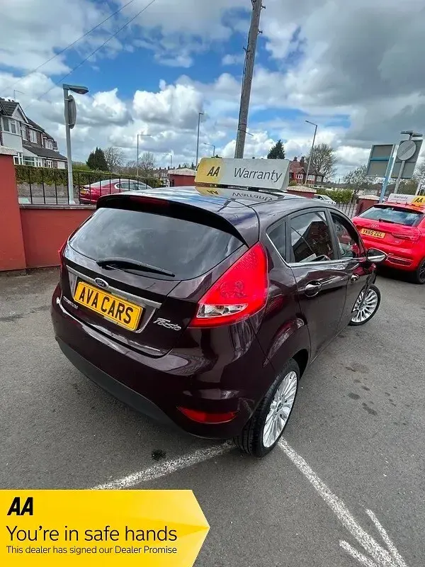 Used Ford Fiesta Titanium 96 HP (70 kW) 2011 Purple Hatchback
