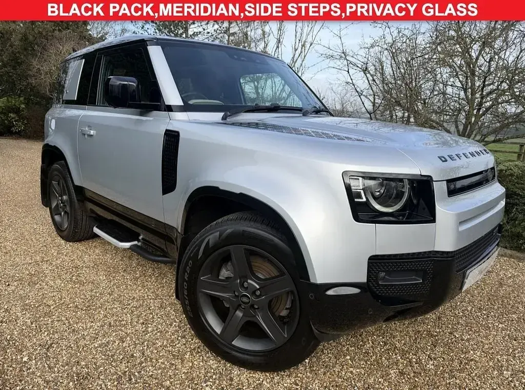 Usado Land Rover Defender SE Dynamic 250 HP (183 kW) 2022 Prateado SUV