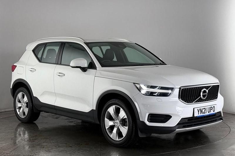 White Used 2021 Volvo XC40 Momentum SUV | £19,350 (Fair price) - Image 1/1