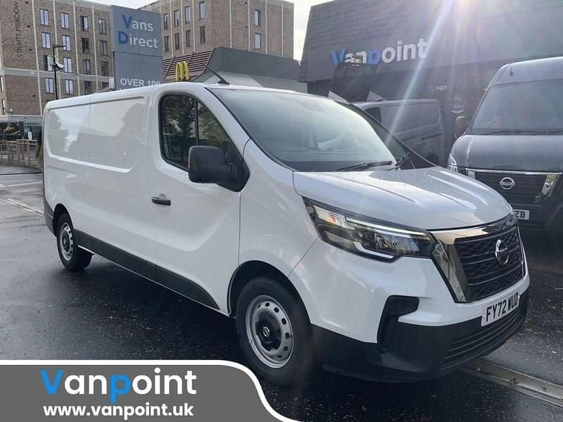 White Used 2022 Nissan Primastar Visia MPV | £15,999 (A bit pricey) - Image 1/4