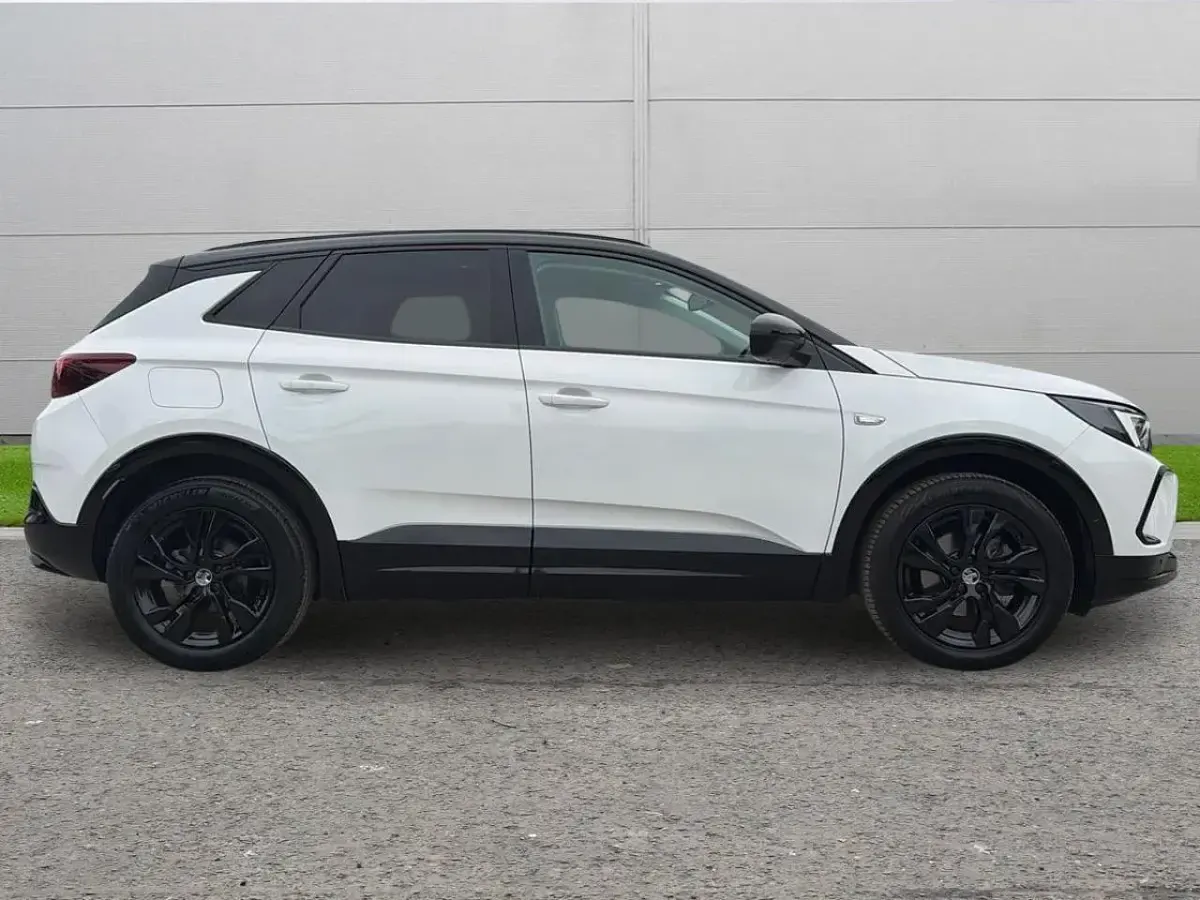 Used Vauxhall Grandland X S 128 HP (94 kW) 2023 White SUV