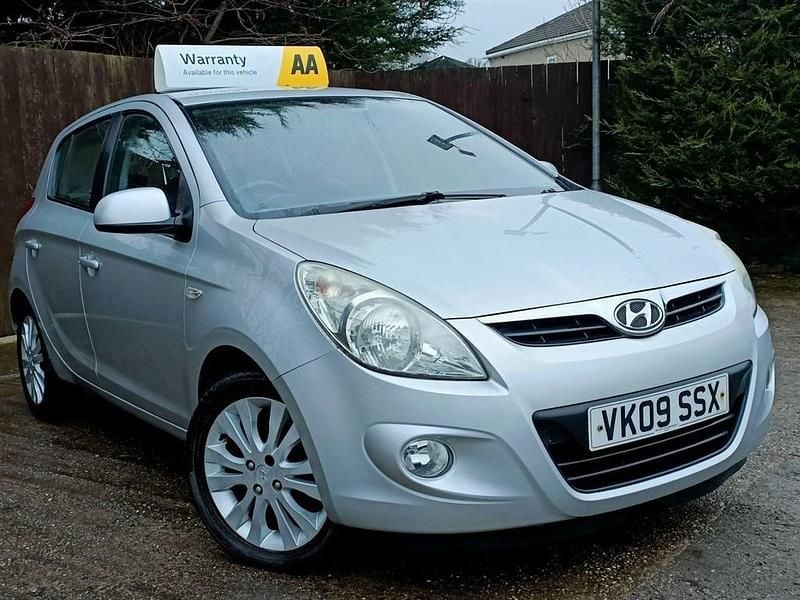 Silver Used 2009 Hyundai i20 Style Hatchback | £2,495 (Fair price) - Image 1/4