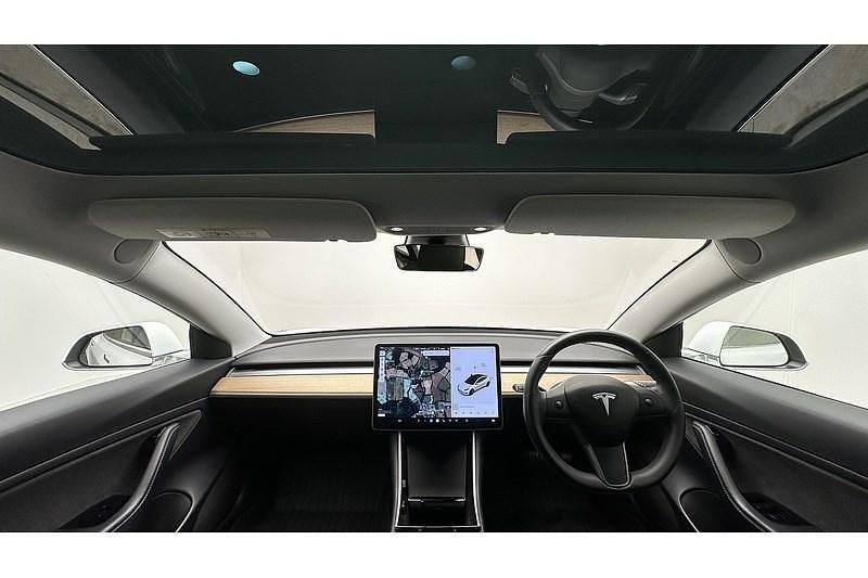 Used Tesla Model 3 Standard Range 239 kW (325 HP) 2020 White Sedan