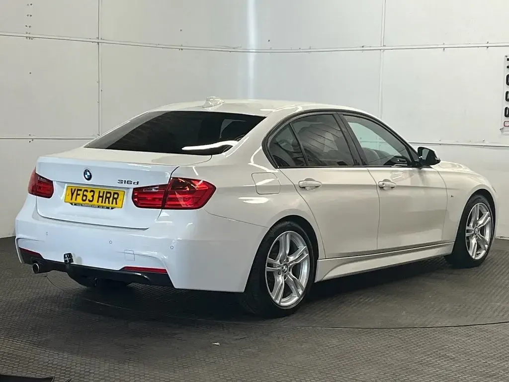 Used BMW 318 M Sport 2013 White Sedan