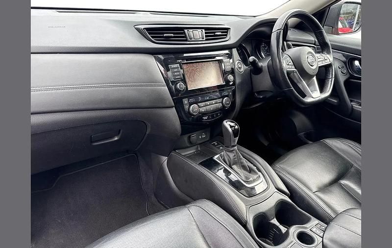 Used Nissan X-Trail Tekna 157 HP (115 kW) 2020 Red SUV