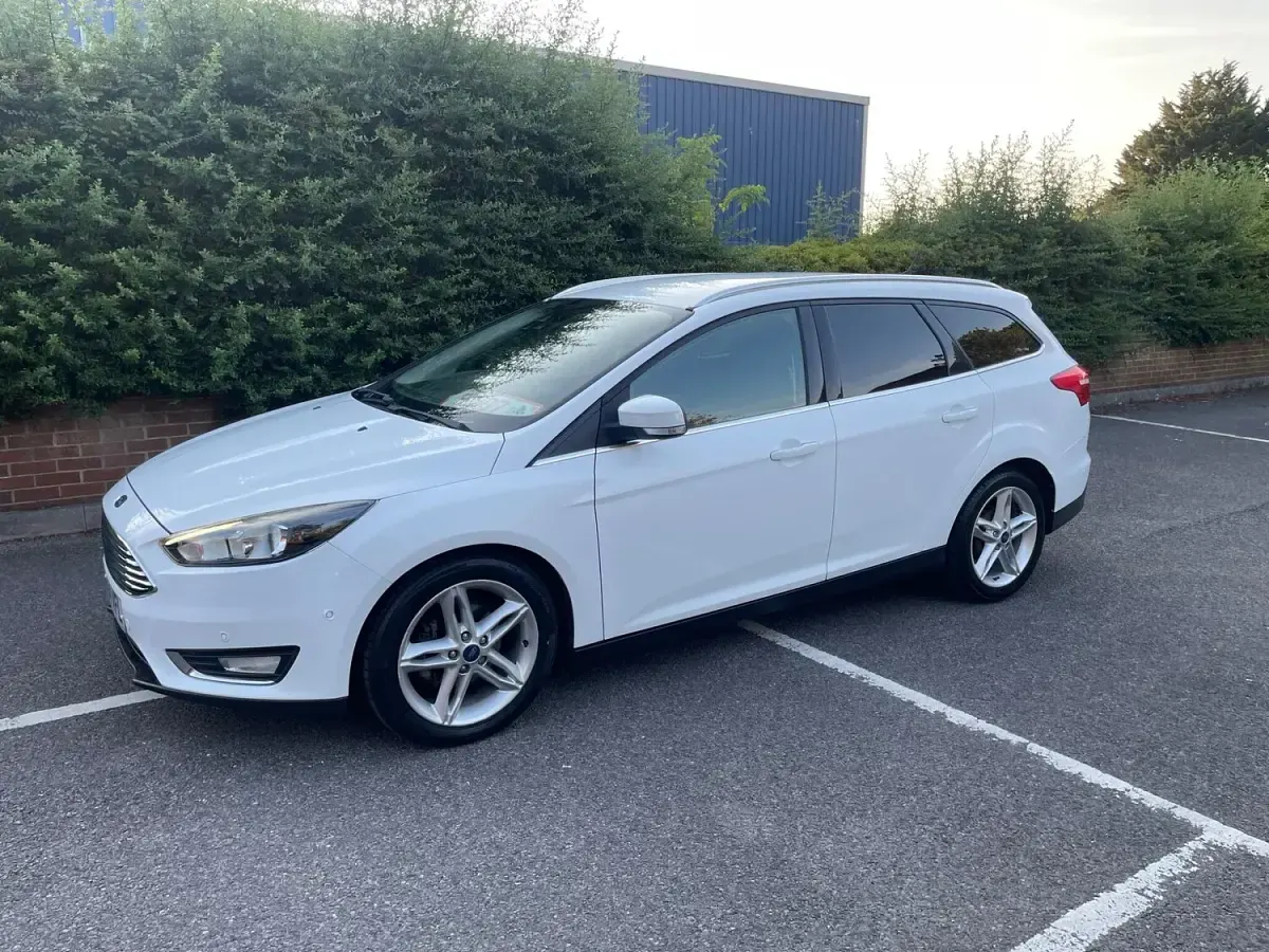 Used Ford Focus Titanium 115 HP (84 kW) 2015 White Estate