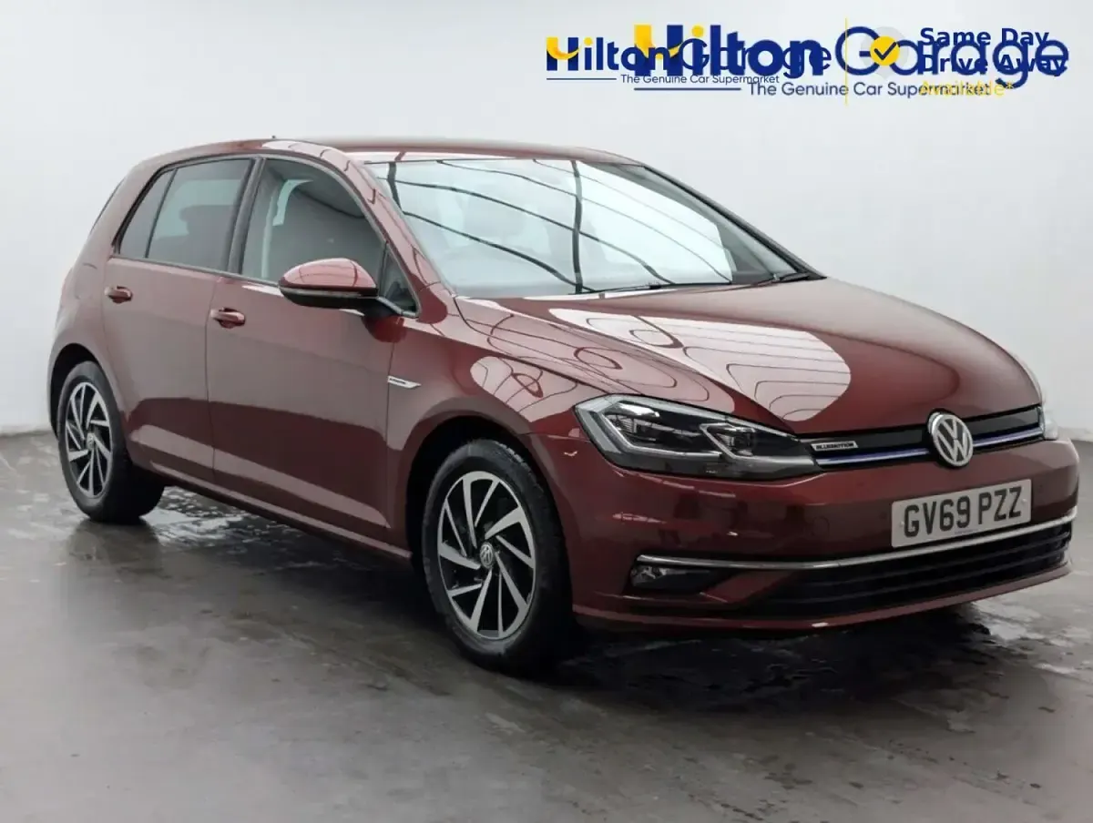 Usado VW Golf VII Edition 130 HP (95 kW) 2020 Vermelho Citadino
