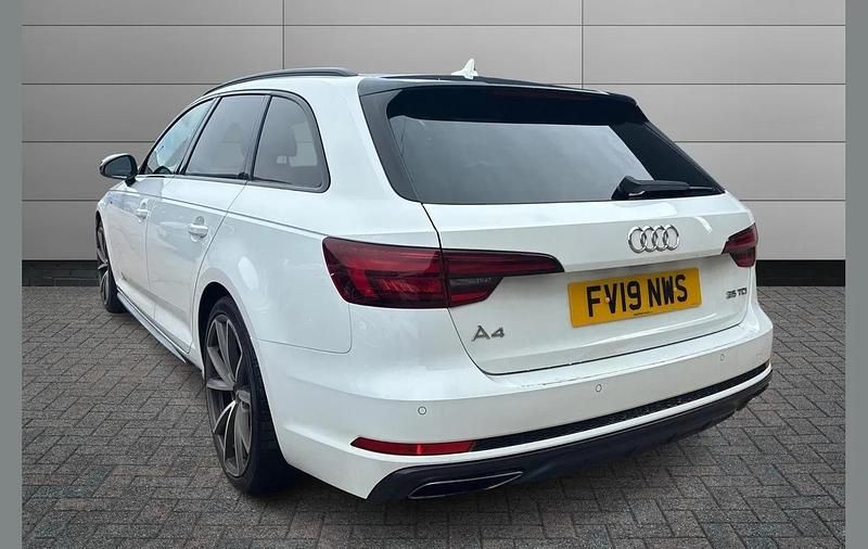 Used Audi A4 Black Edition 147 HP (108 kW) 2019 White Estate