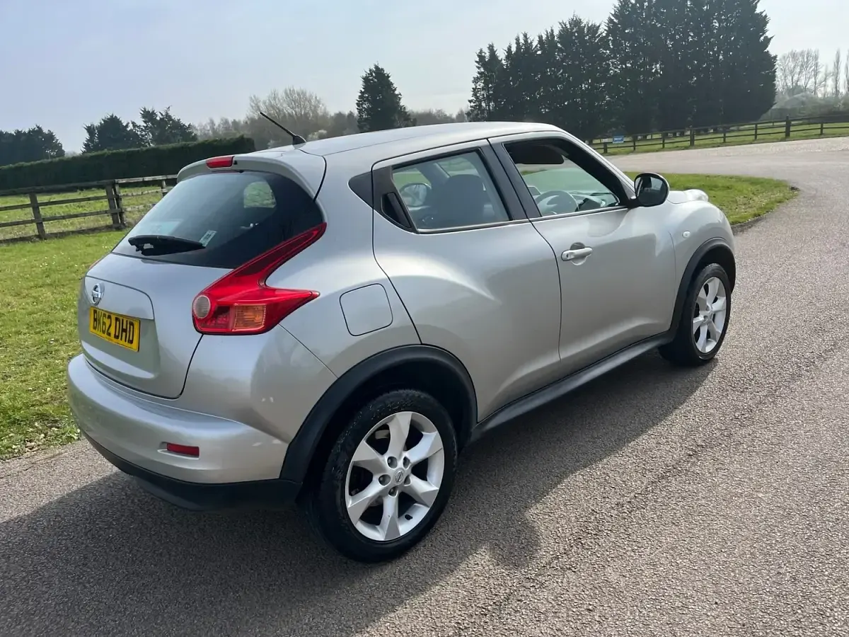 Used Nissan Juke Acenta 115 HP (84 kW) 2012 Silver SUV