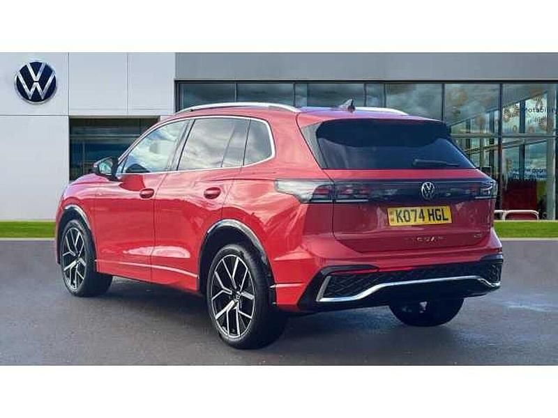 Used VW Tiguan R-line 150 HP (110 kW) 2025 Persimmon red metallic SUV