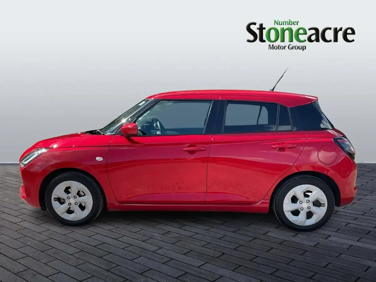 Nowe Suzuki Swift 82 KM (60 kW) 2025 Czerwony Hatchback
