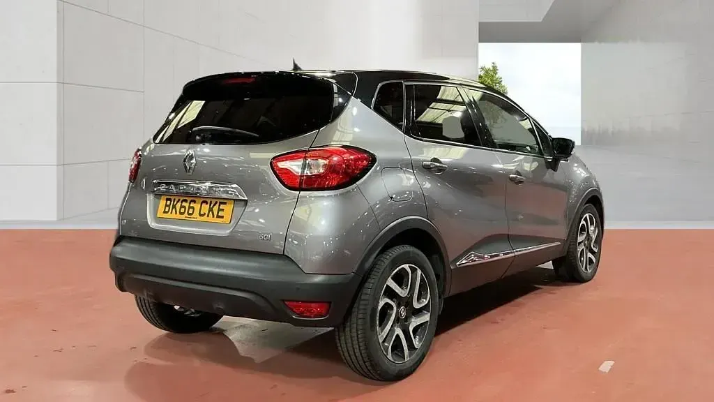 Used Renault Captur Dynamique 90 HP (66 kW) 2016 Grey SUV