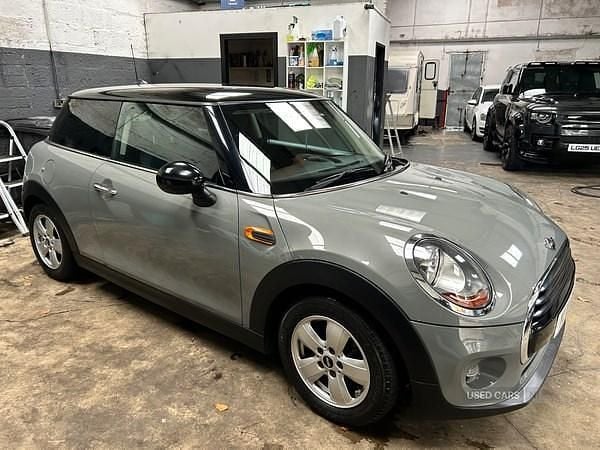 Grey Used 2016 Mini Cooper D Hatch Hatchback | £7,990 (Fair price) - Image 1/4