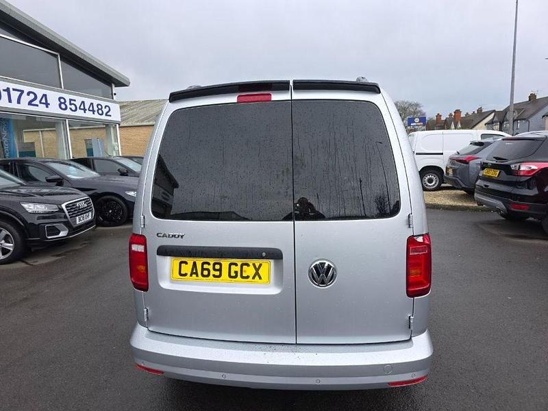 Used VW Caddy Maxi Highline 102 HP (75 kW) 2020 Silver MPV