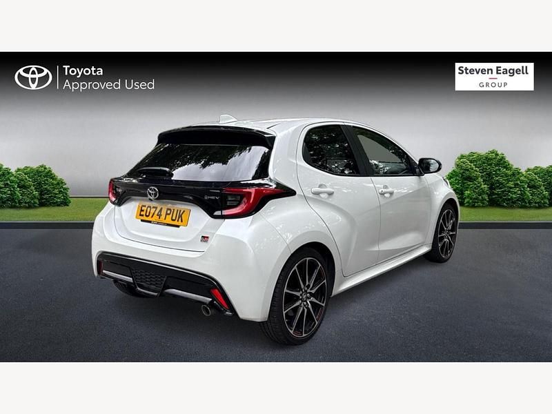 Used Toyota Yaris Hybrid Sport 130 HP (95 kW) 2024 White Hatchback