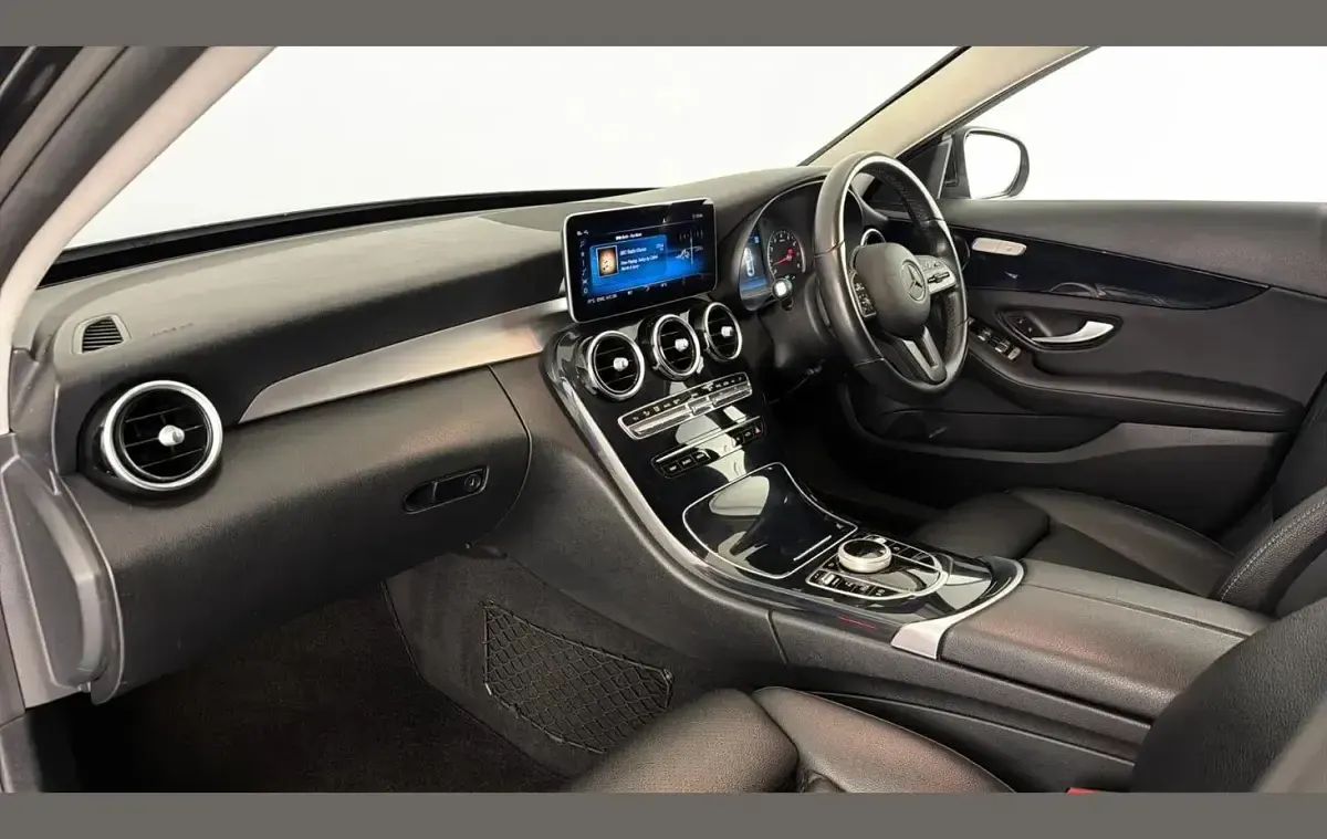 Used Mercedes C200 SE 180 HP (132 kW) 2019 Black Sedan