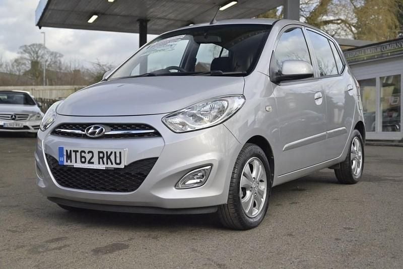 Used Hyundai i10 Active 85 HP (62 kW) 2012 Silver Hatchback