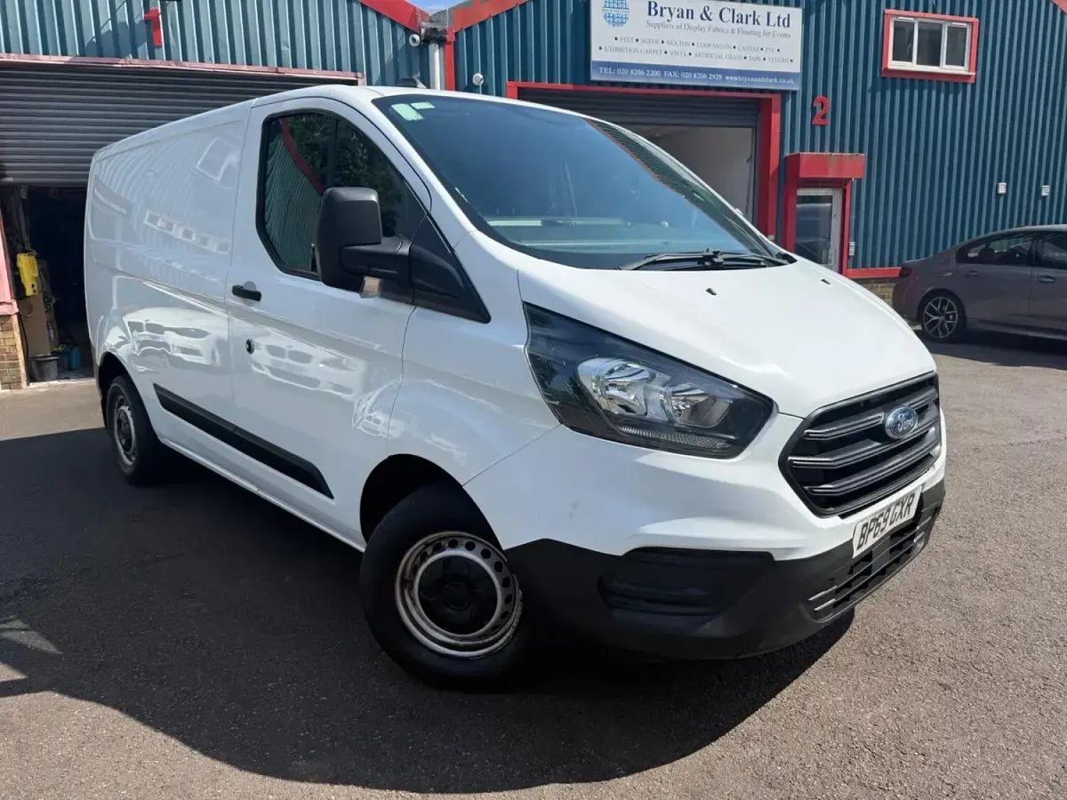 Used Ford Transit Custom S 105 HP (77 kW) 2020 White Van