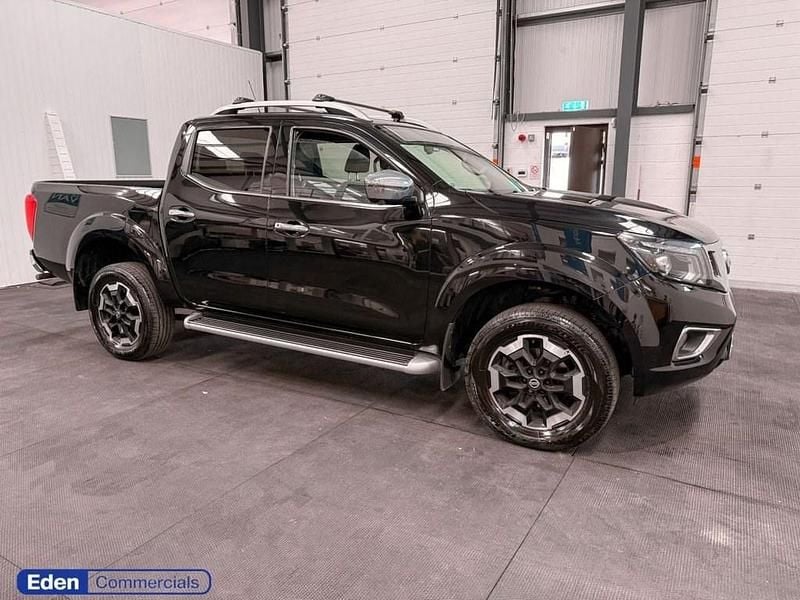 Black Used 2021 Nissan Navara Tekna Pickup | £20,770 (Fair price) - Image 1/4