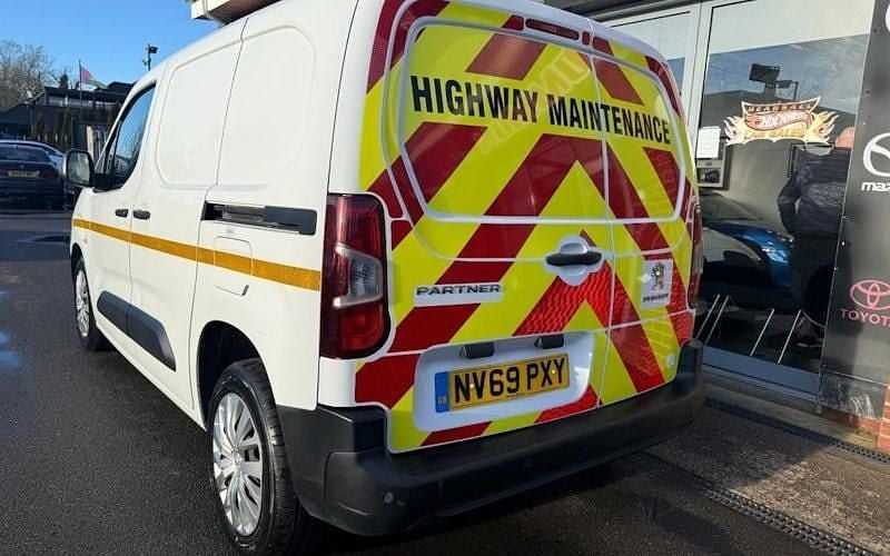 Used Peugeot Partner 102 HP (75 kW) 2020 White MPV