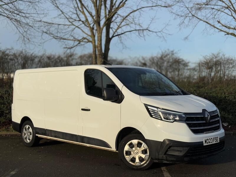 White Used 2023 Renault Trafic Business Van | £18,000 (Fair price) - Image 1/4
