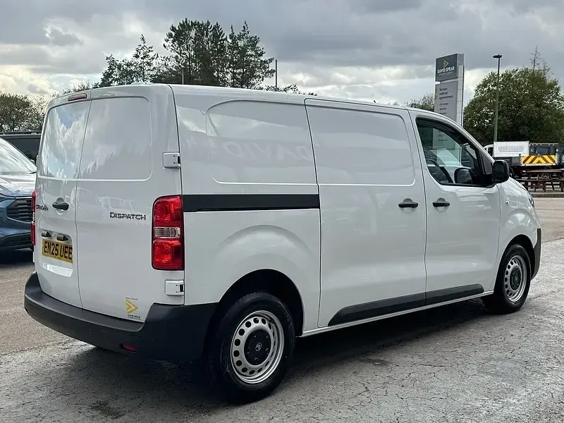 Used Citroën Dispatch 120 HP (88 kW) 2025 Icy white  solid MPV