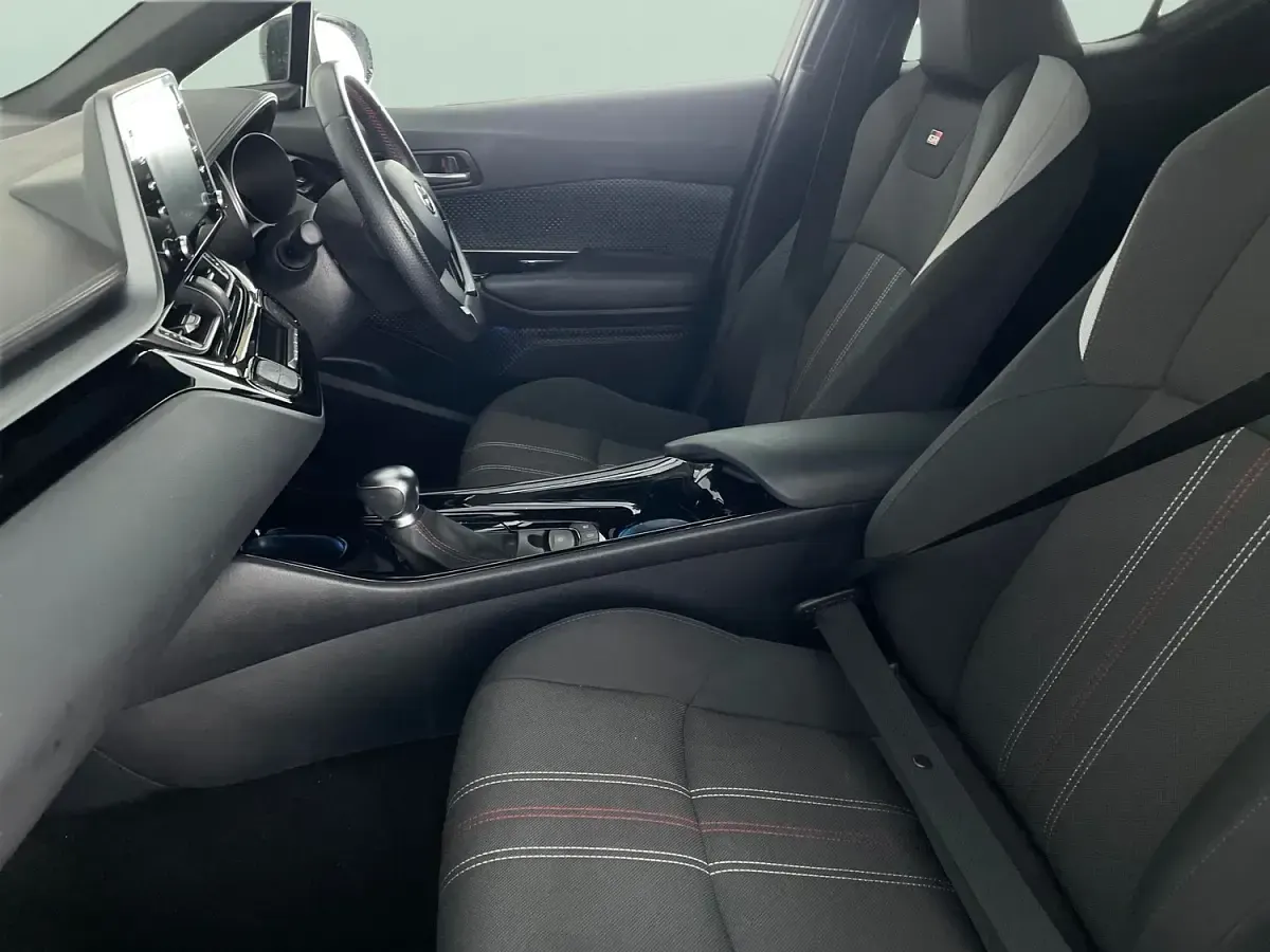 Used Toyota C-HR Sport 184 HP (135 kW) 2021 Silver SUV