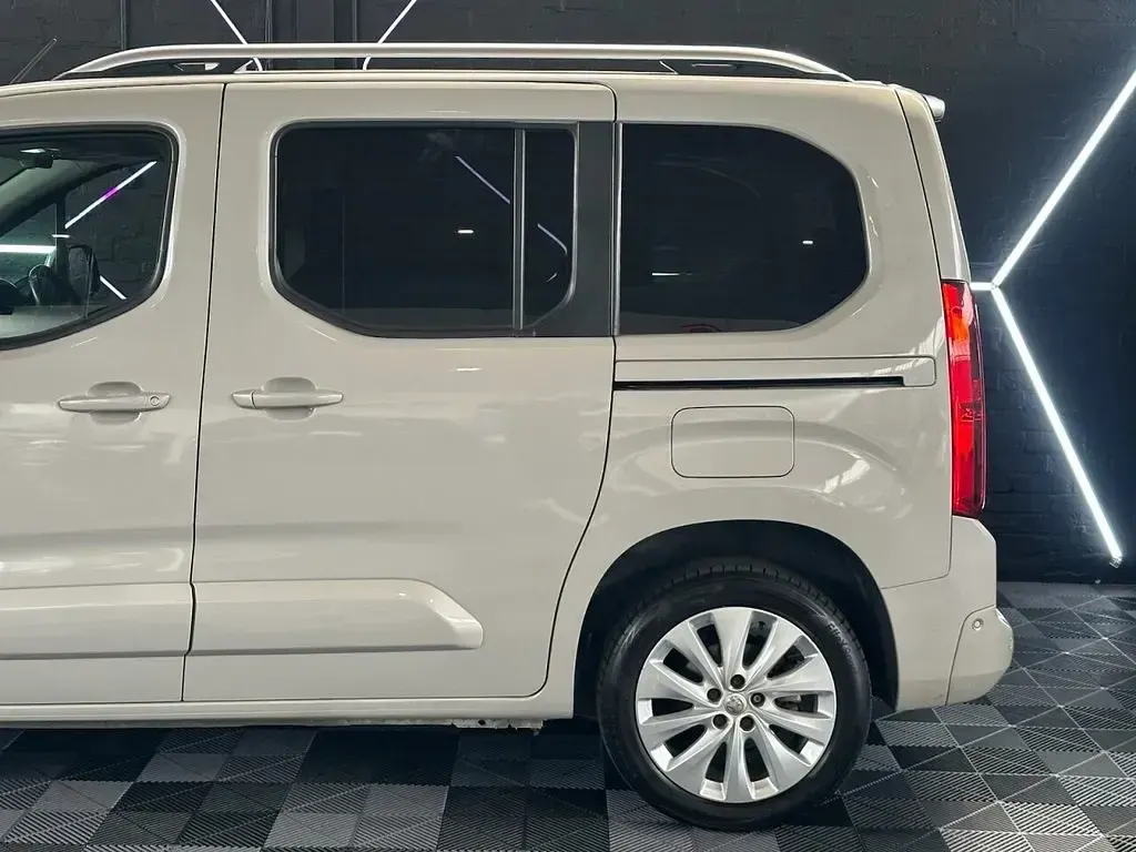 Used Vauxhall Combo Elite 130 HP (95 kW) 2020 Grey MPV