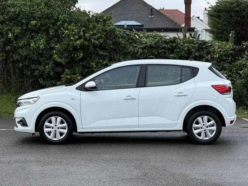 Used Dacia Sandero Comfort 90 HP (66 kW) 2021 White Hatchback