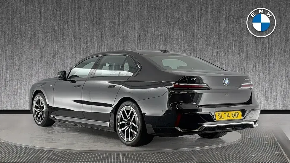 Usado BMW i7 M Sport 448 kW (610 CV) 2024 Negro Berlina