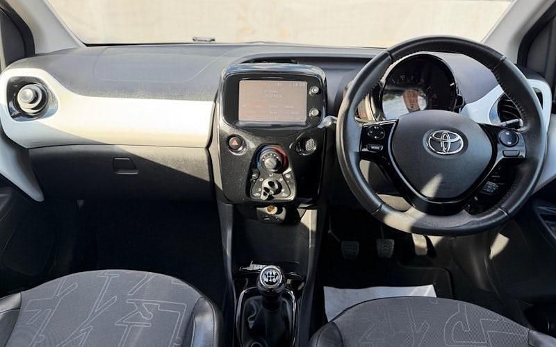 Used Toyota Aygo x-press 69 HP (50 kW) 2016 Hatchback