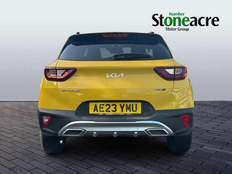 Used Kia Stonic GT-Line 118 HP (86 kW) 2023 Yellow SUV