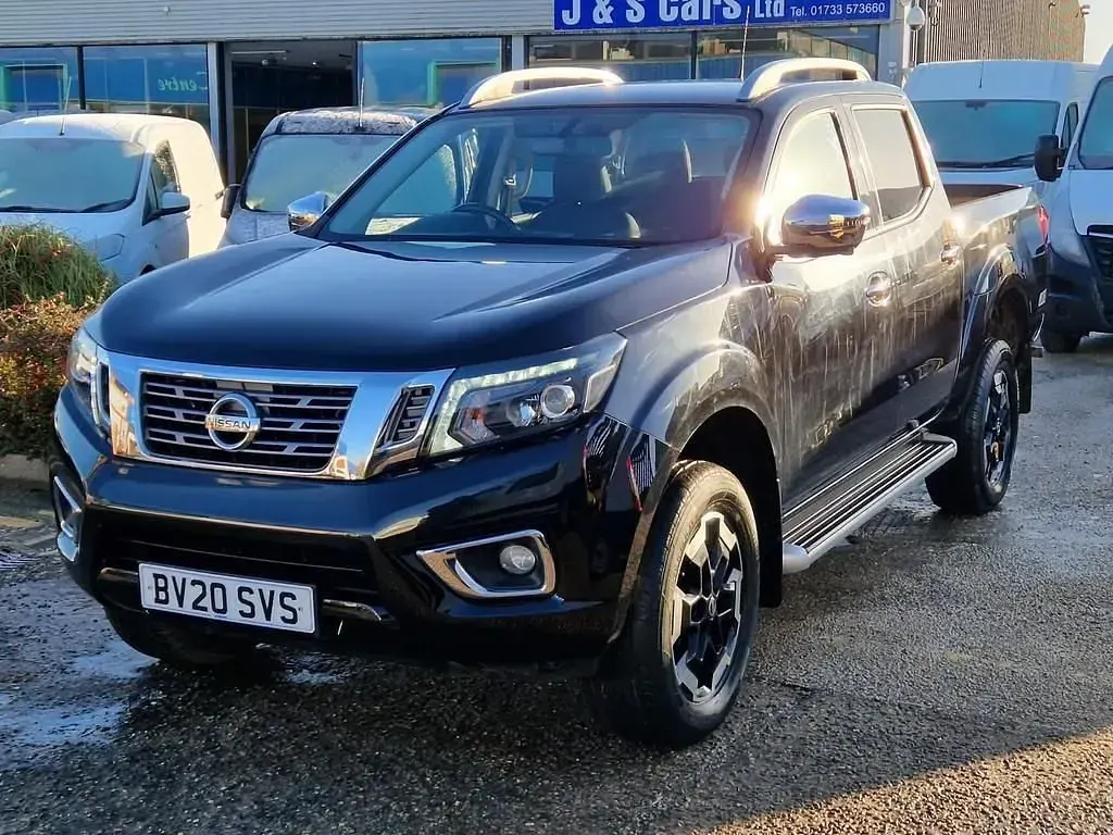 Used Nissan Navara Tekna 188 HP (138 kW) 2020 Black Pickup