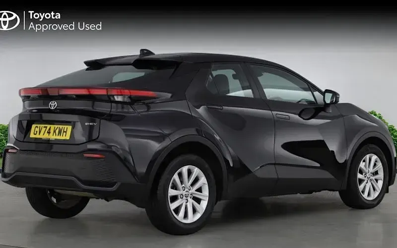 Used Toyota C-HR 140 HP (102 kW) 2026 SUV