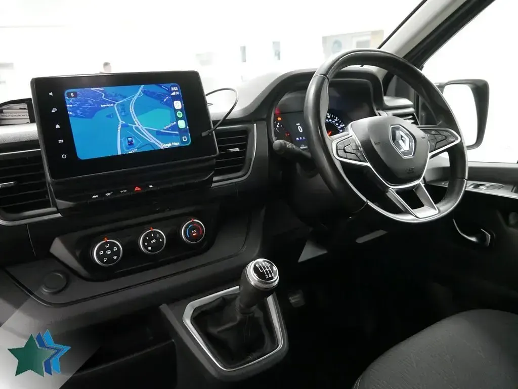 Used Renault Trafic 150 HP (110 kW) 2023 Grey