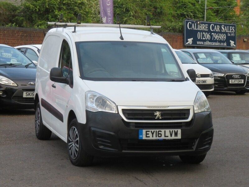White Used 2016 Peugeot Partner Van | £5,995 (Fair price) - Image 1/4