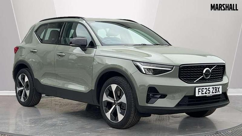 Green Used 2025 Volvo XC40 Plus SUV | £33,155 (Fair price) - Image 1/4