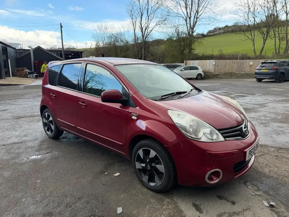 Used Nissan Note N-TEC 88 HP (64 kW) 2013 Red Hatchback