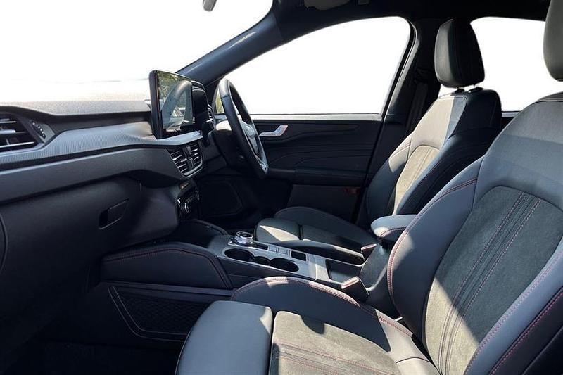 Używany Ford Kuga ST-Line 243 KM (178 kW) 2025 Zielony SUV