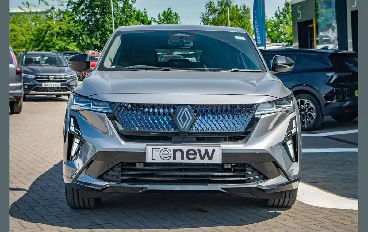 Used Renault Rafale Techno Esprit Alpine 196 HP (144 kW) 2026 Grey SUV