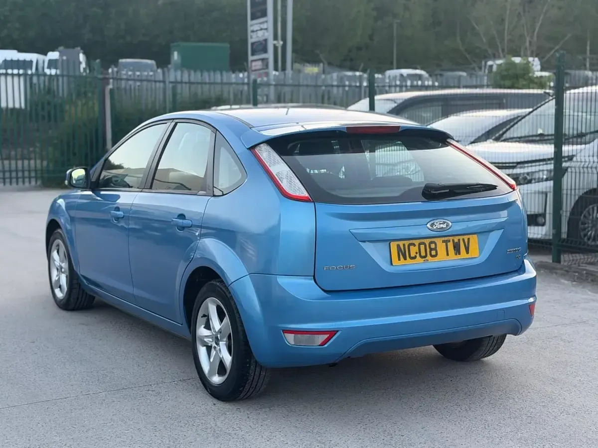 Used Ford Focus Zetec 125 HP (91 kW) 2008 Blue Hatchback
