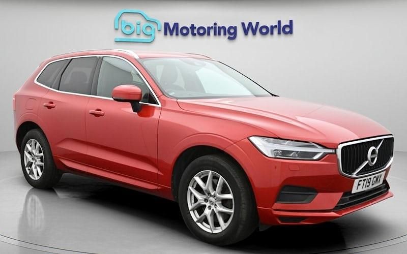 Used Volvo XC60 Momentum 250 HP (183 kW) 2019 Red SUV