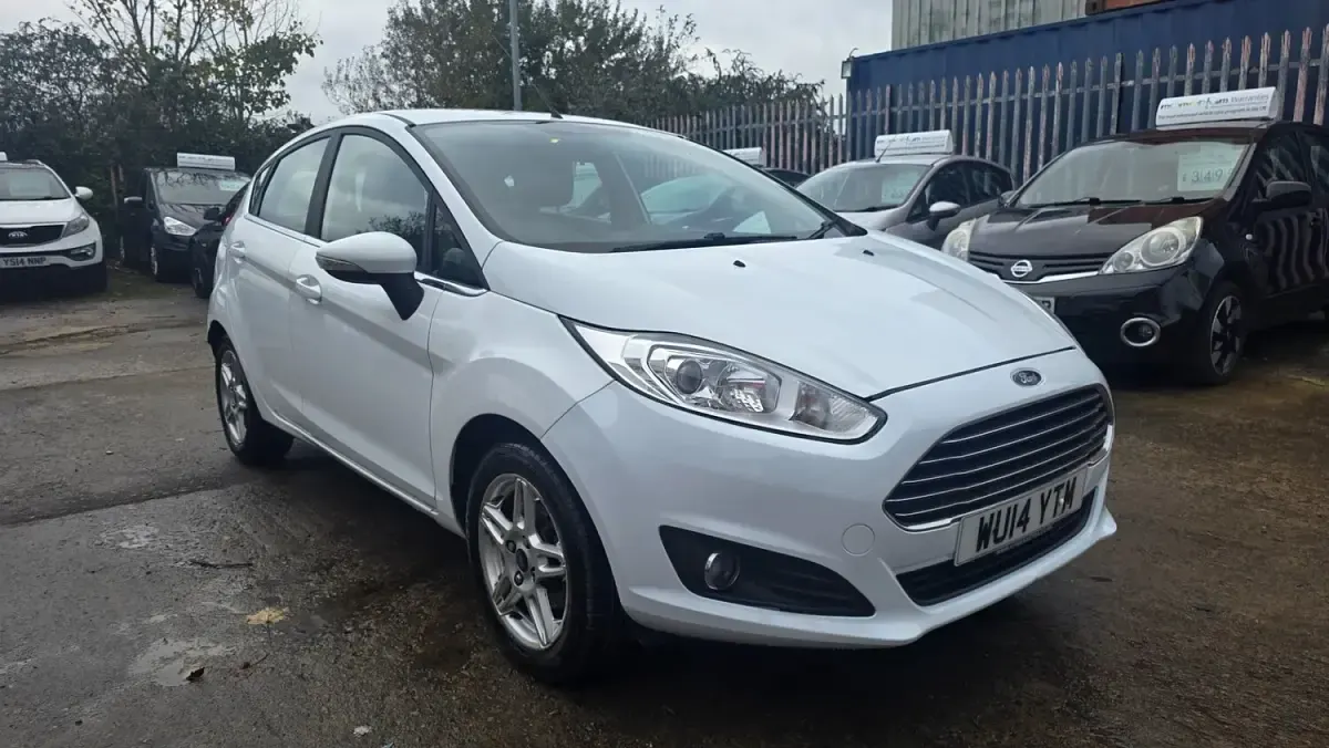 Used Ford Fiesta Zetec 2014 White Hatchback