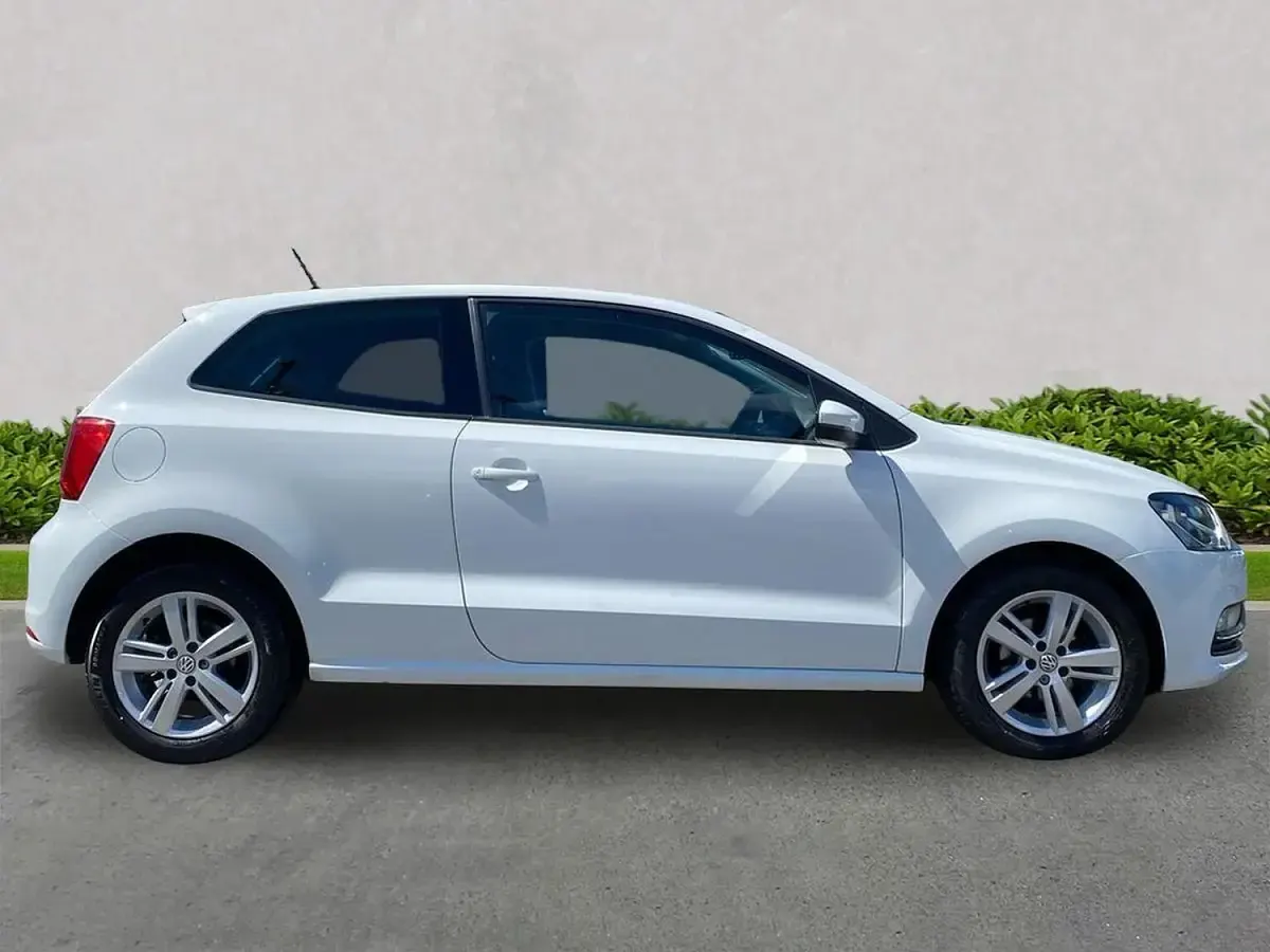 Used VW Polo Edition 90 HP (66 kW) 2017 White Hatchback